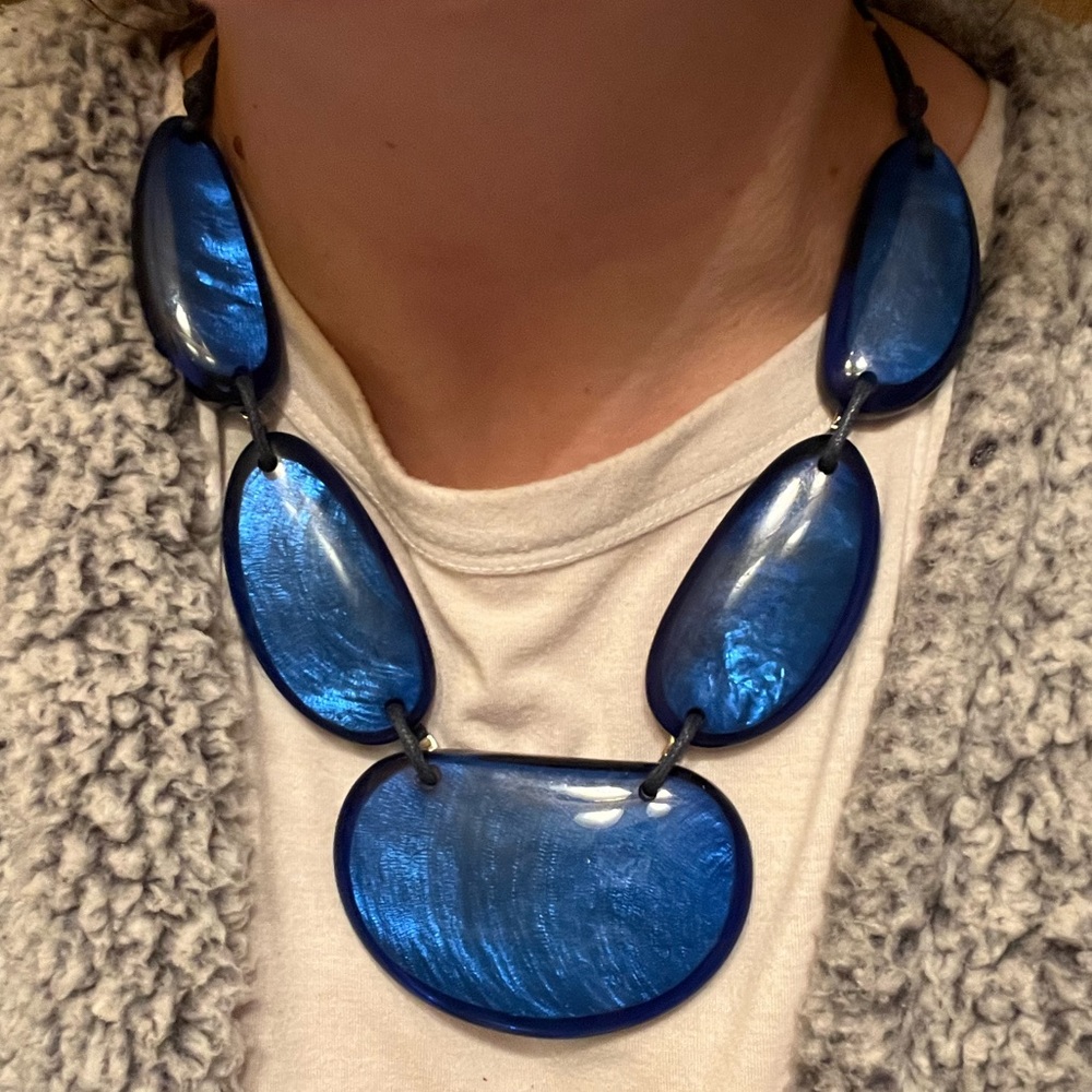 Bold Statement Beautiful Royal Blue Bead Necklace - Picture 9 of 11